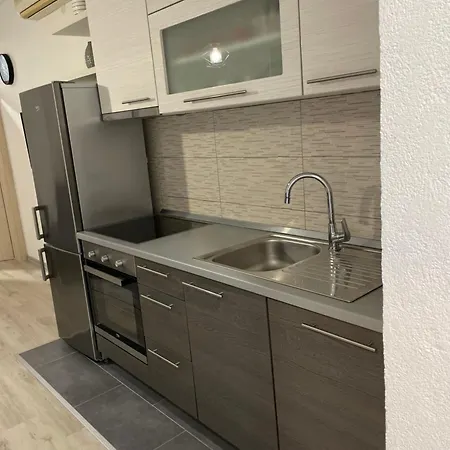 Mely Apartment *